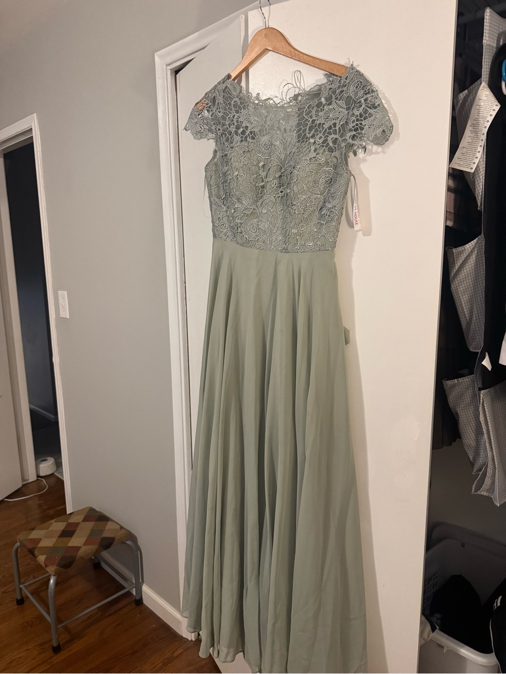 Elegant Lace Bodice Maxi Dress in Sage Green